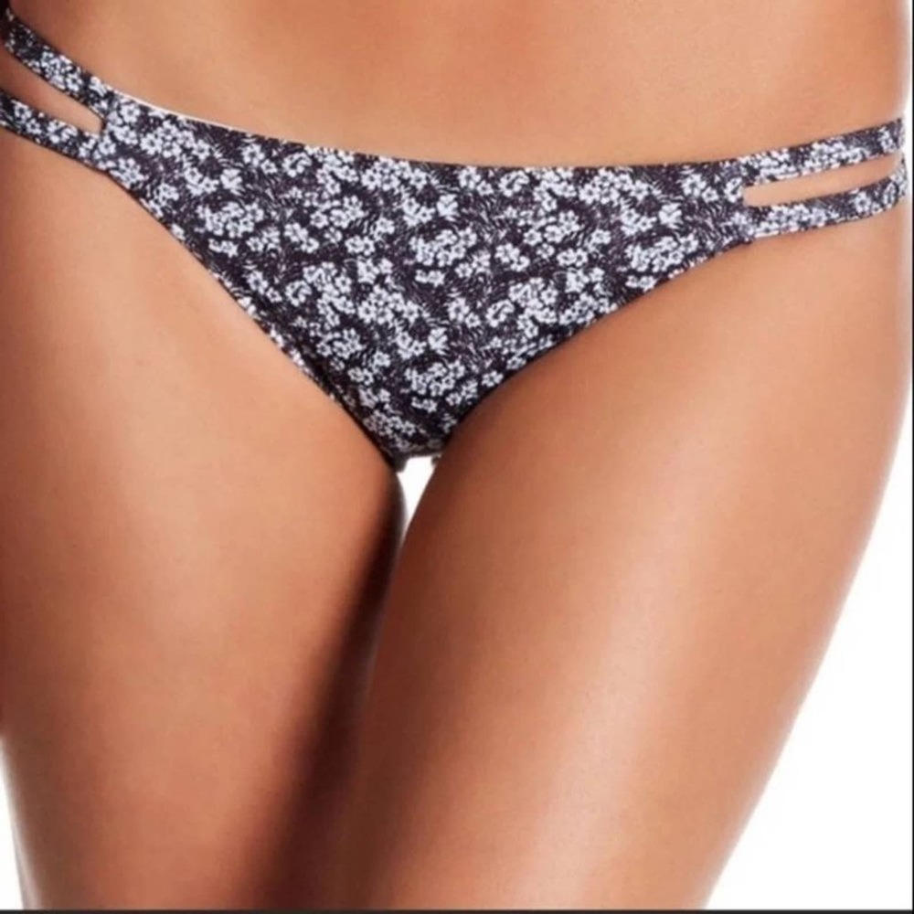 Tavik Revolve vine bottom floral black s